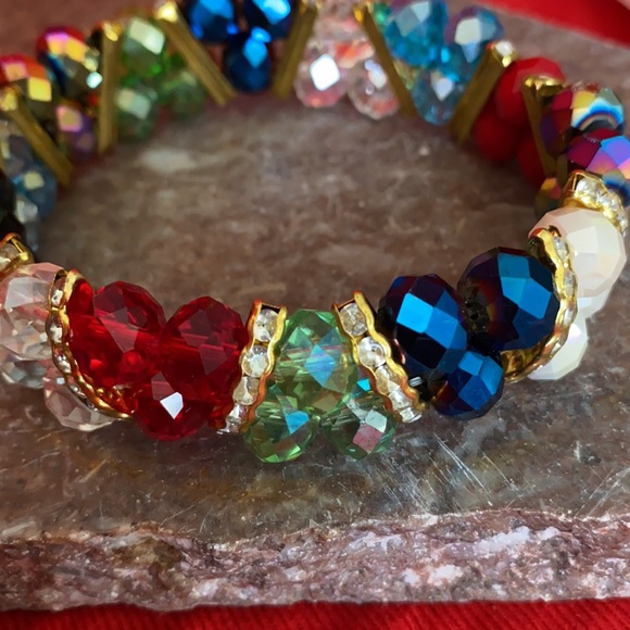 $25 Stunning Beaded Stretch Bracelet w/Jewel Tones - Picture 3 of 11